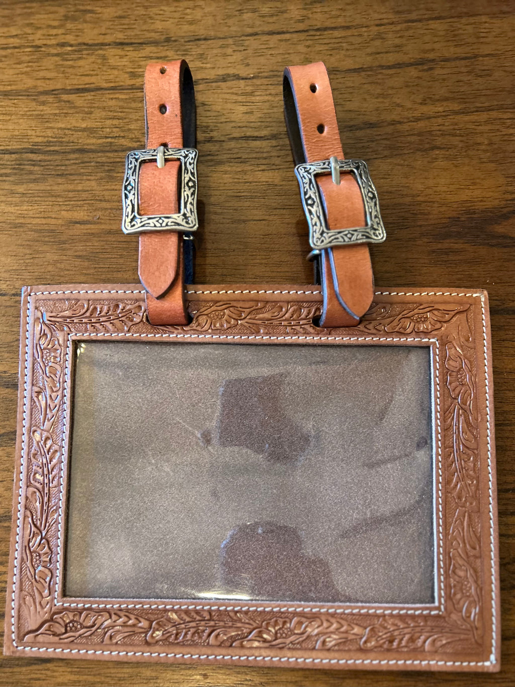 Number Holder Light Oak Leaf (Show Buckle)
