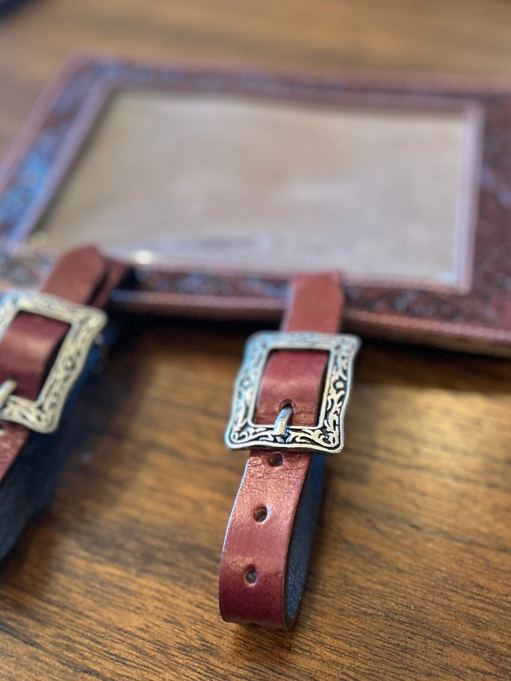 Number Holder Medium Flower (Show Buckle)