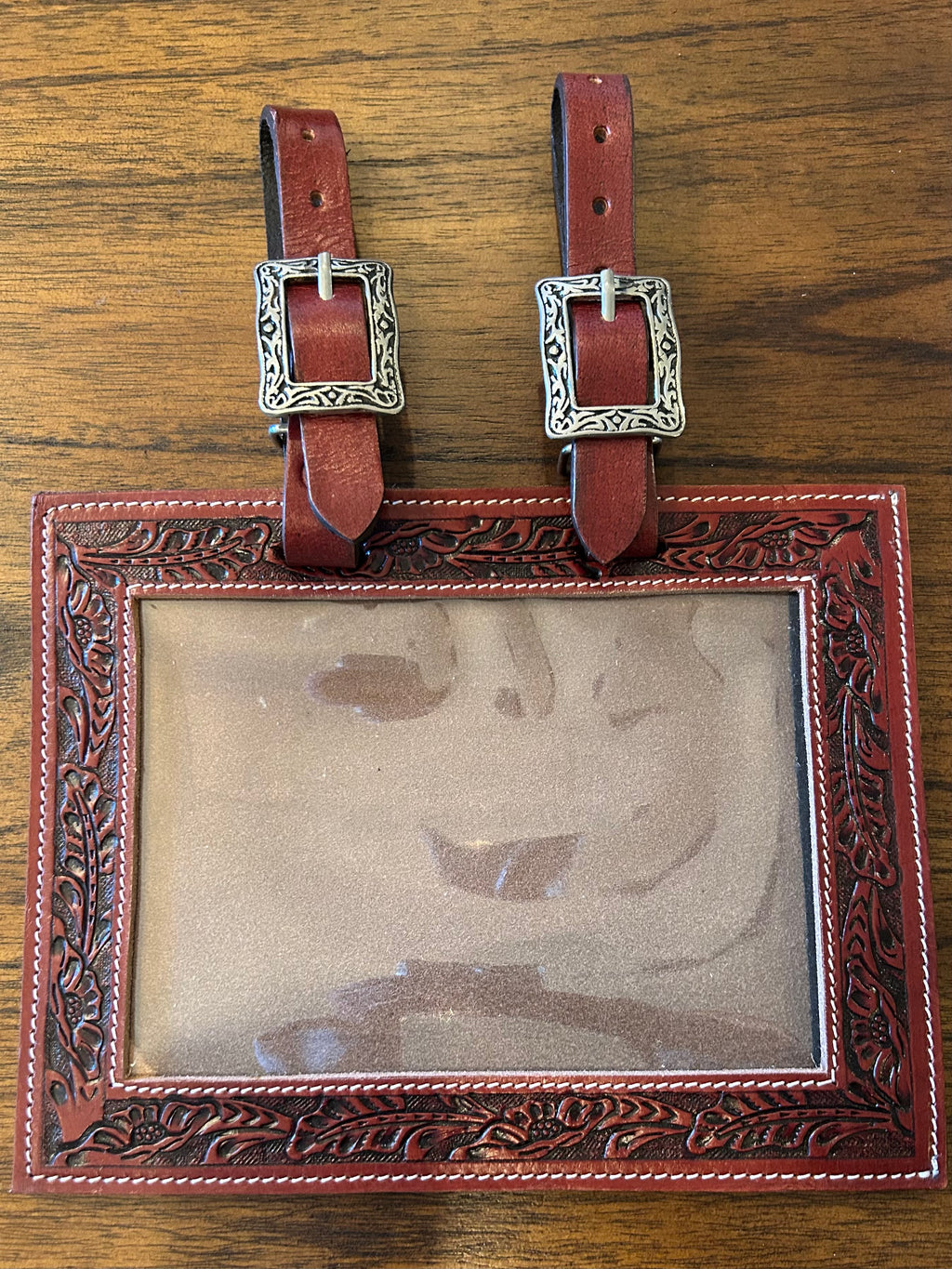 Number Holder Medium Oak Leaf (Show Buckle)