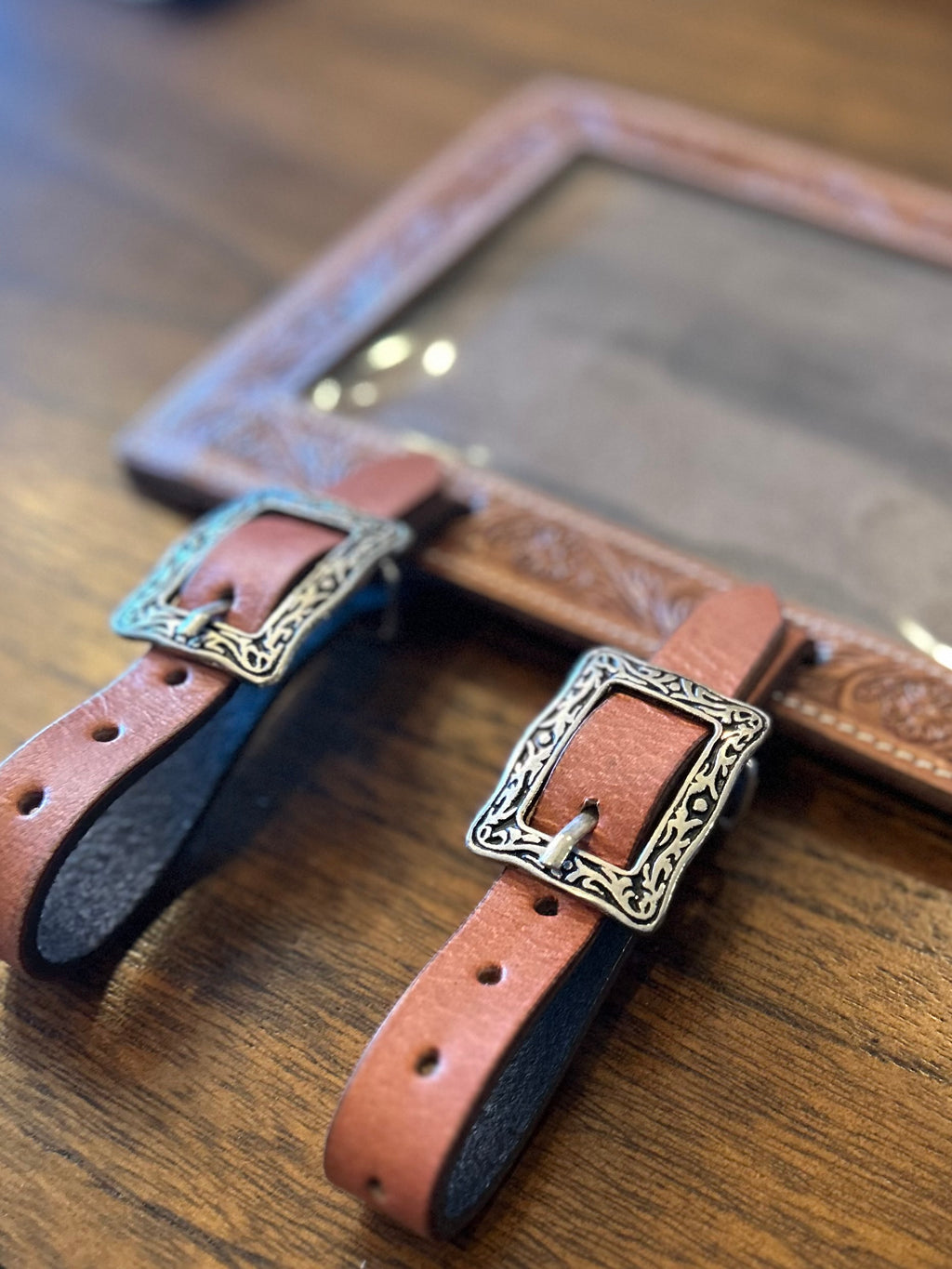Number Holder Light Flower (Show Buckle)