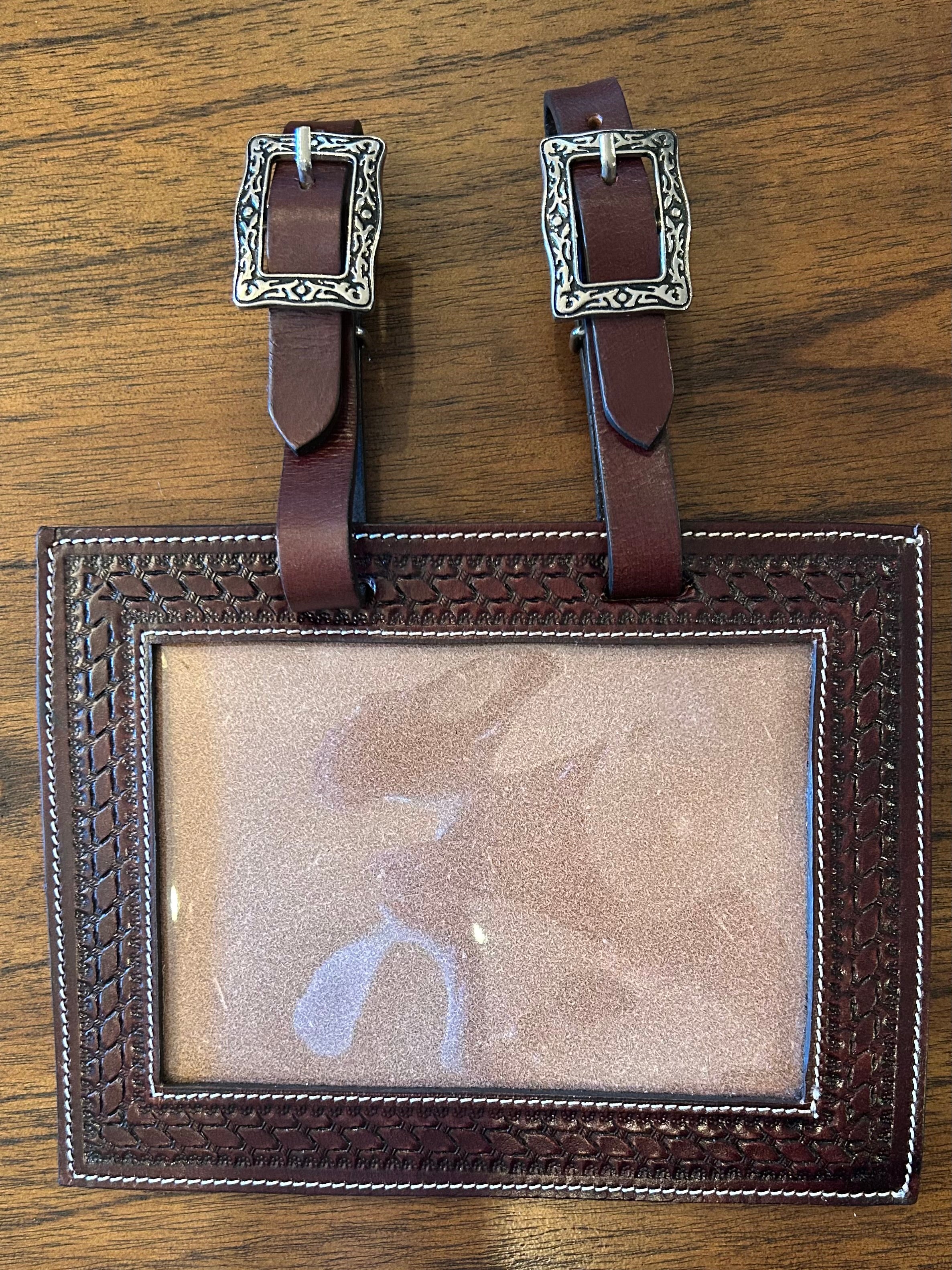 Number Holder Dark Basket Weave (Show Buckle)