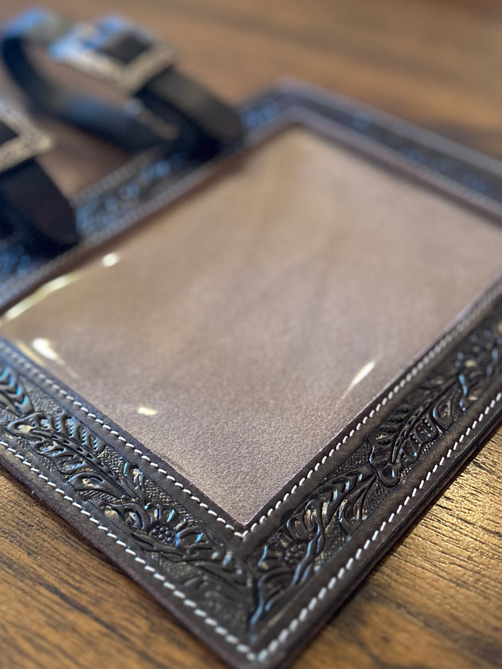 Number Holder Dark Oak Leaf (Show Buckle)