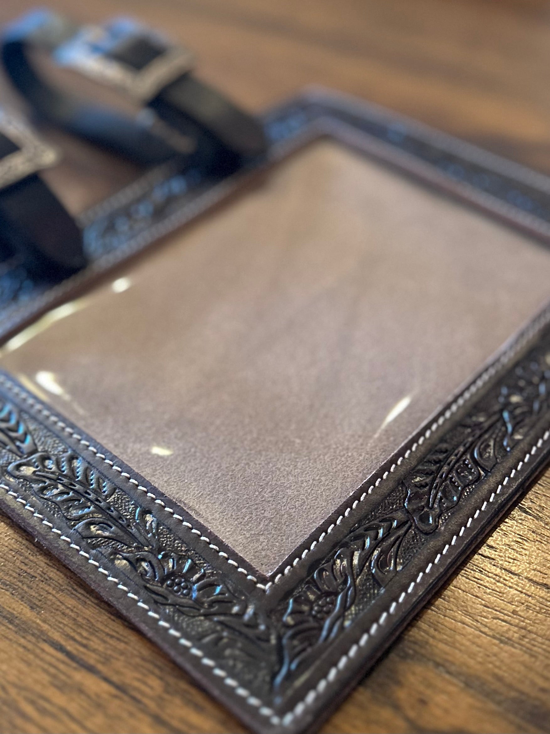 Number Holder Dark Oak Leaf (Show Buckle)