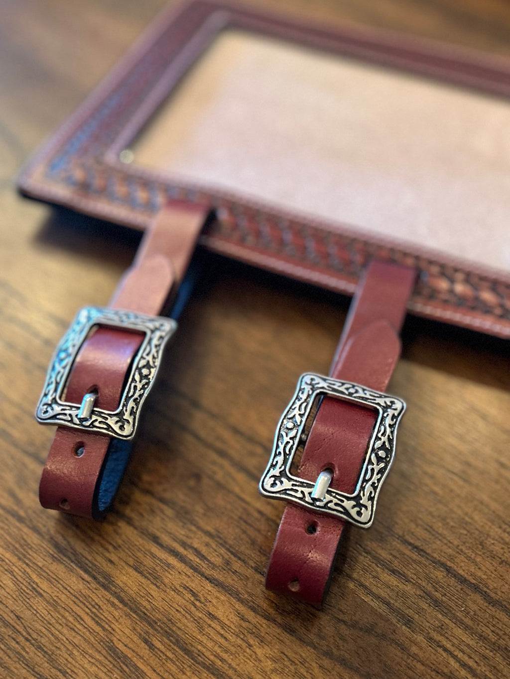 Number Holder Medium Basket Weave (Show Buckle)