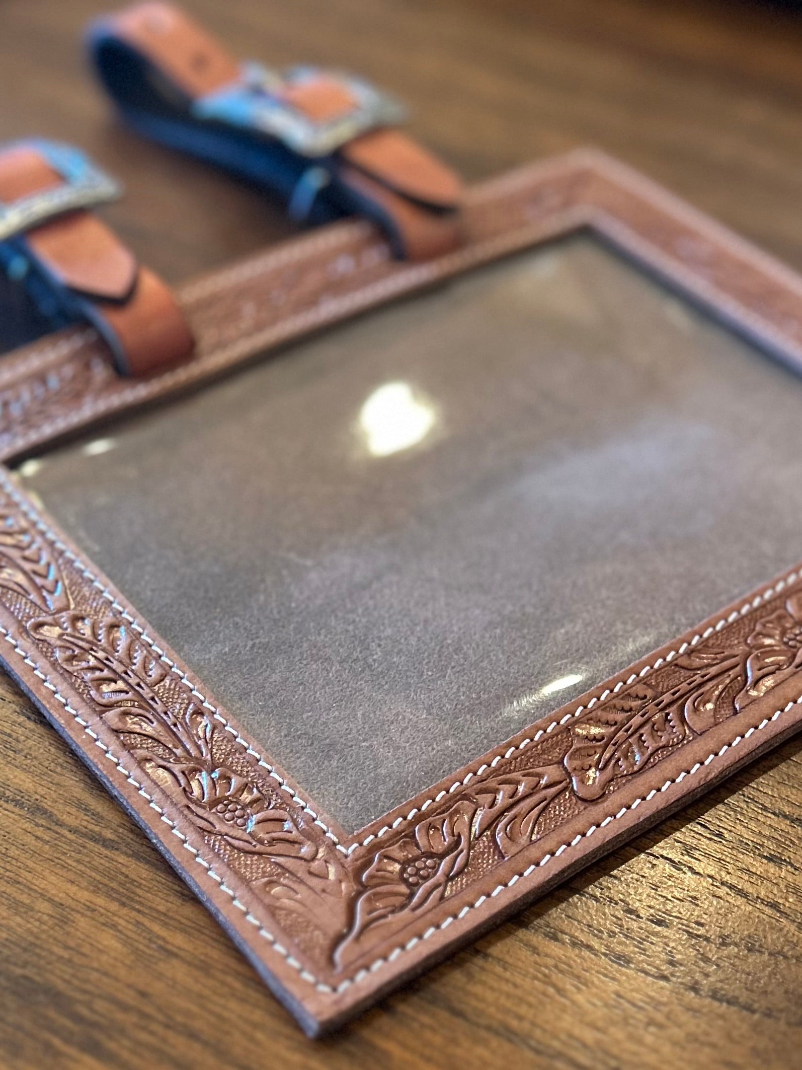 Number Holder Light Oak Leaf (Show Buckle)